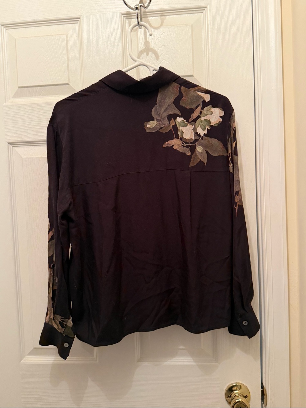 Vince Black Button-Up Blouse with Floral Print - Picture 2 of 5